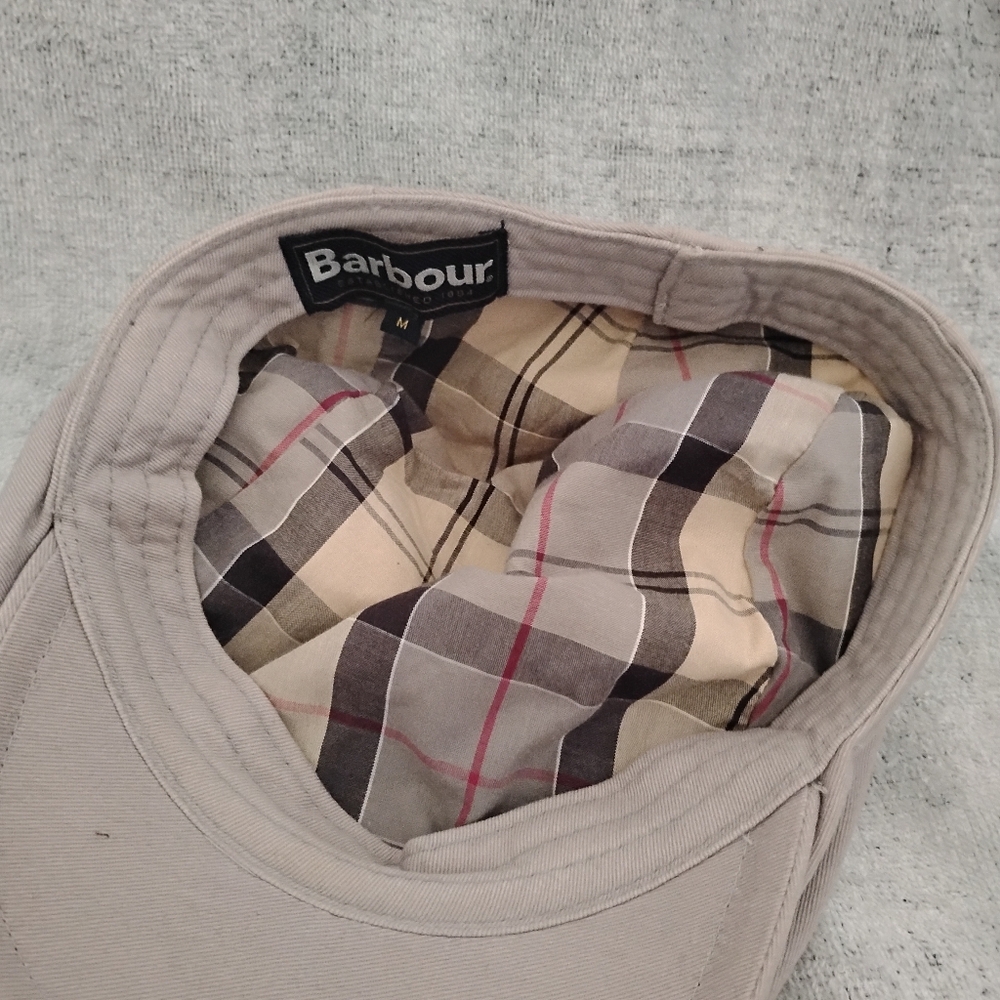 Barbour Men's Cotton Newsboy Cap in Soft Blush - Picture 2 of 4